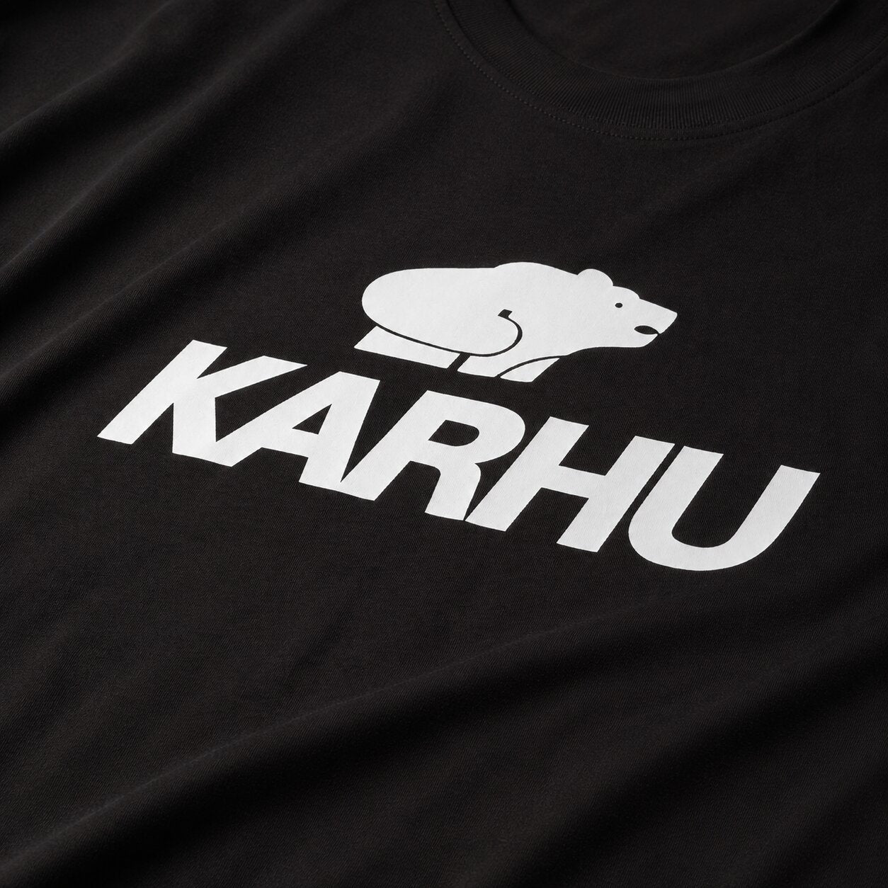 CLASSIC LOGO T–SHIRT - BLACK / WHITE