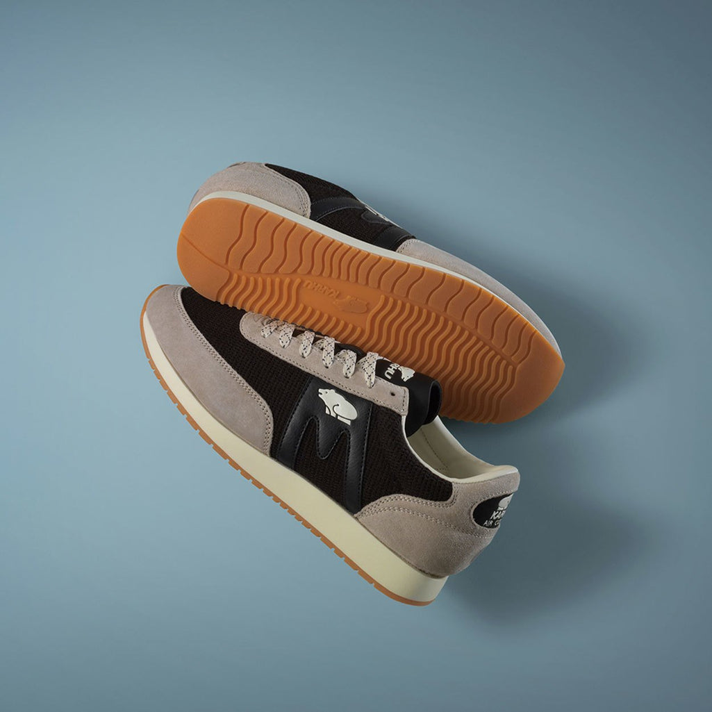 Karhu-Albatross-82-Silver-Lining-Jet-Black-F807061-mood