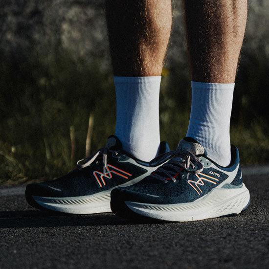 KARHU MEN'S MESTARI RUN 1.5 HIVO - TITAN / SHOCKING ORANGE