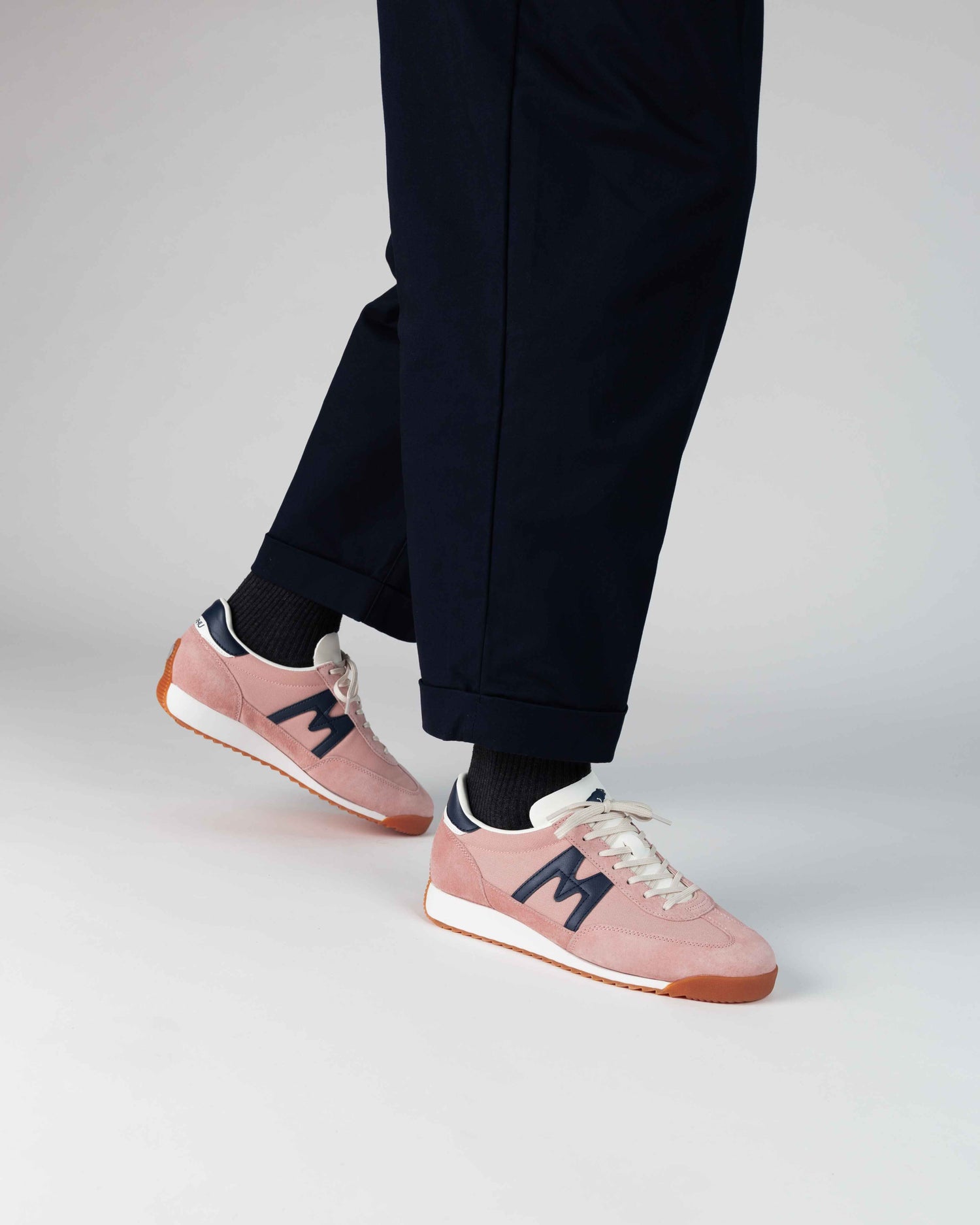 Karhu Mestari cameo rose / dress blue F805080 sneakers