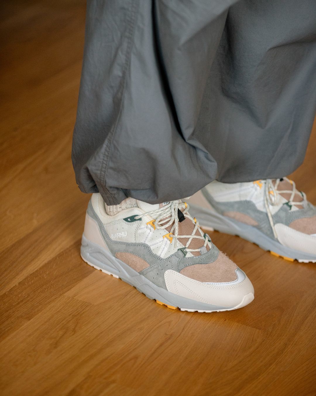 Karhu Fusion 2.0 Limestone  Bright White sneakers
