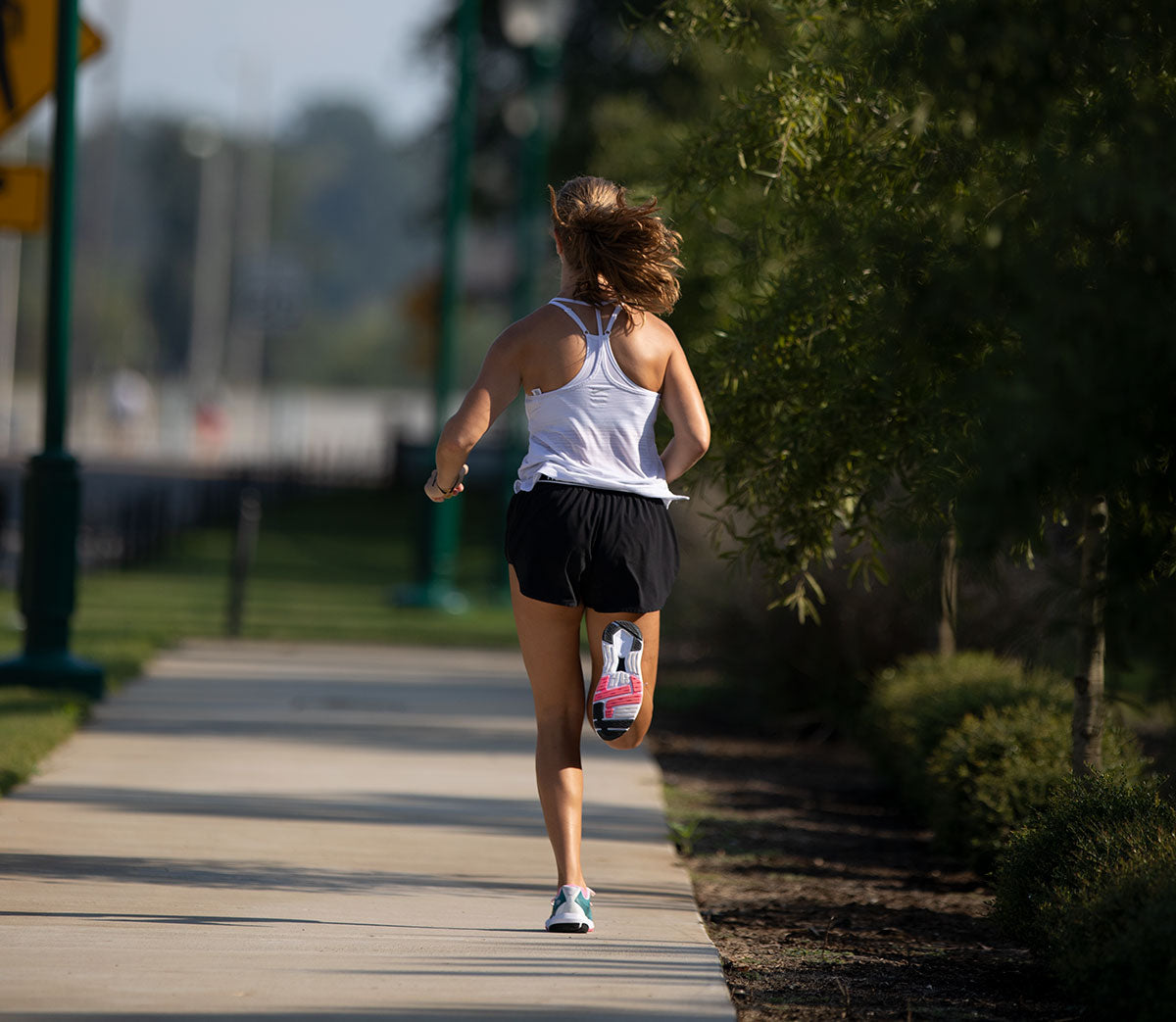 RUNNING TIPS TO KEEP YOU MOVING