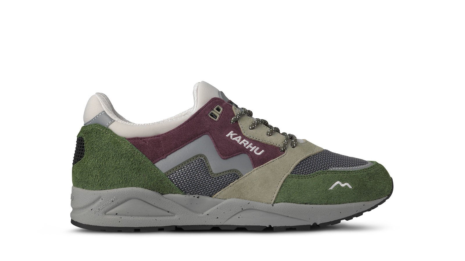 karhu unisex suede aria 95 trainer sneaker in vetiver