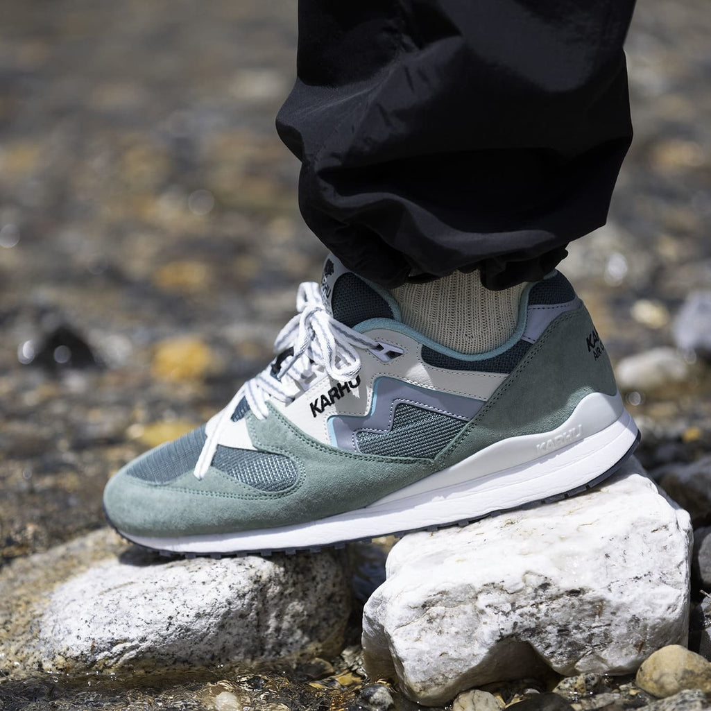 KARHU-synchron-classic-iceberg-green-lily-white_mood