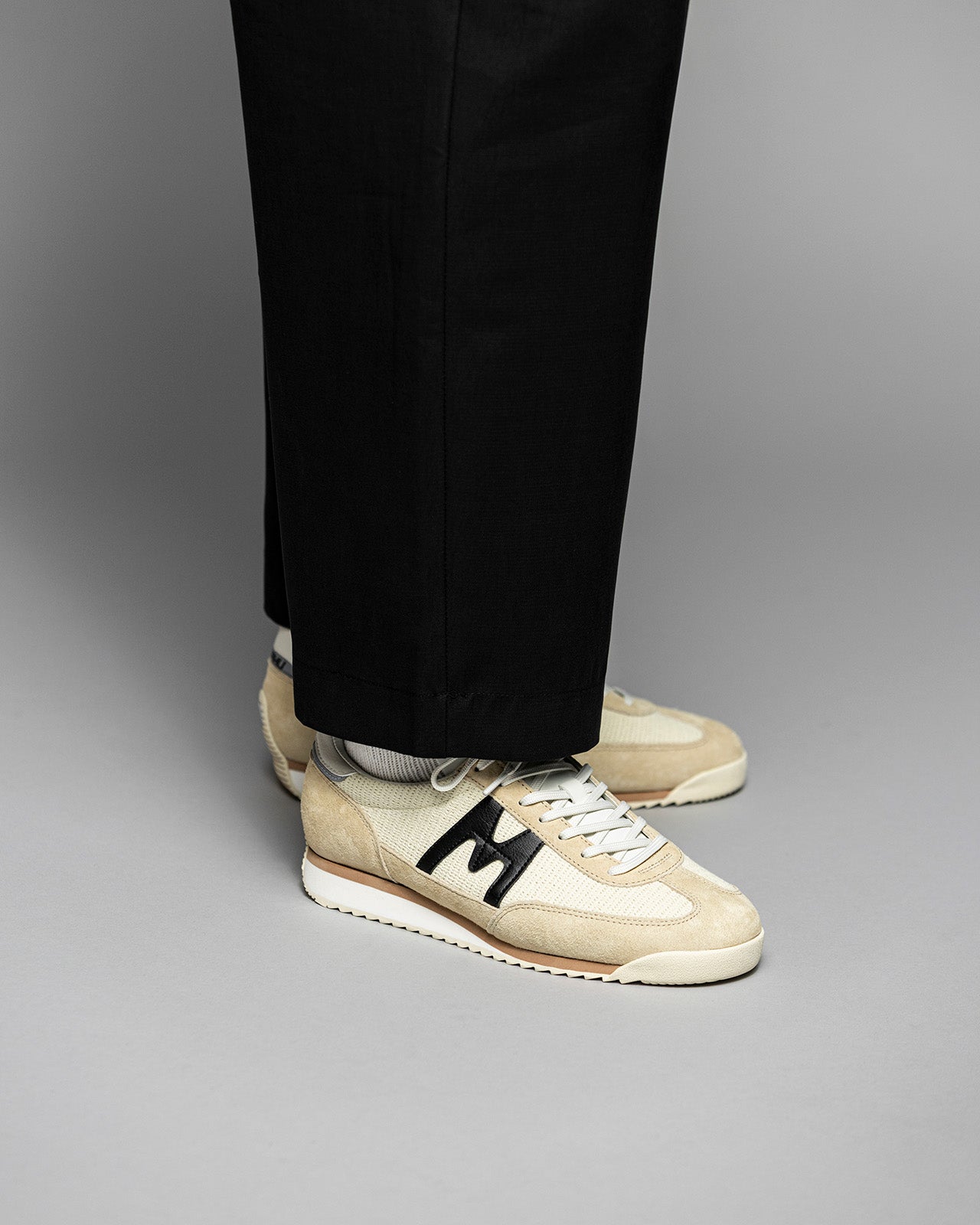 MESTARI 76 - BOULDER / JET BLACK