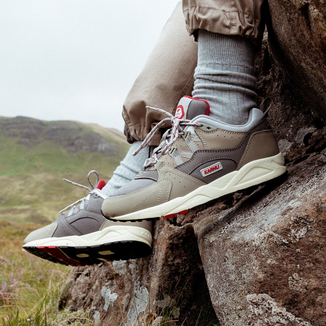 karhu-x-footpatrol-fusion-2-0-snowstar-london-fog-charcoal-gray_mood