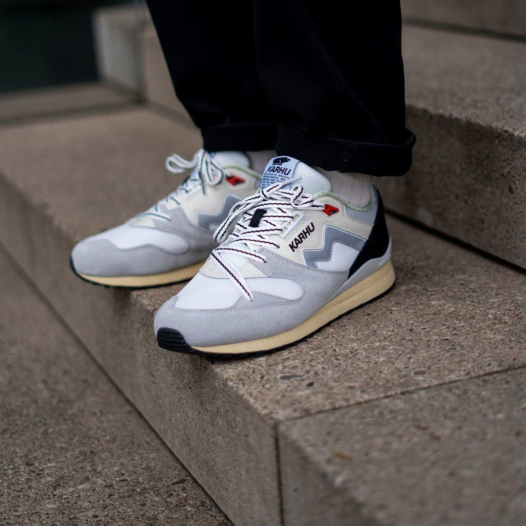 Karhu synchron classic dawn blue / lily white sneakers