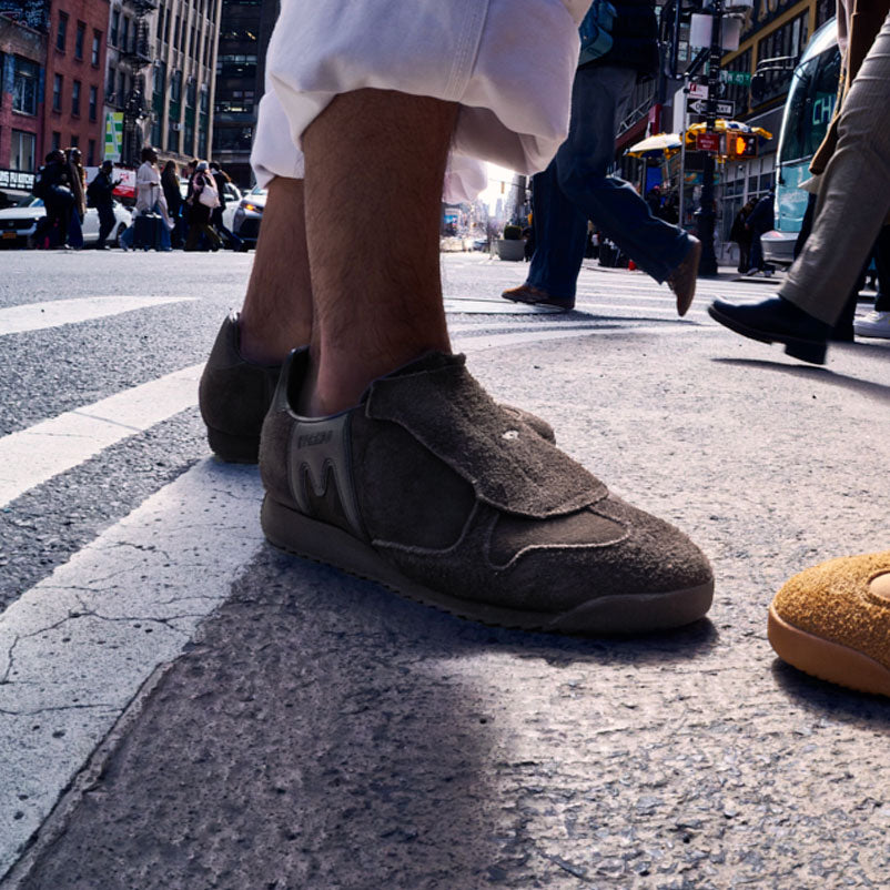 KARHU X ENGINEERED GARMENTS MESTARI SLIP–ON - CHOCOLATE / CHOCOLATE